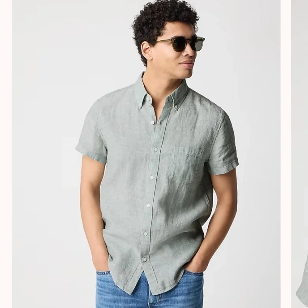 J. Crew Men's Light Green Casual Button Down Shirt. Linen blend.